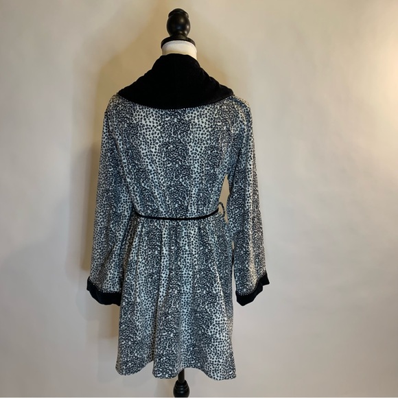 French Kitty Long Sleeved Robe with Waist Tie Size Large - Picture 16 of 16